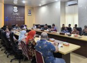 Pj Wako Unu Ibnudin Bahas Empat Program Prioritas di Rapat Perdana