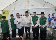 Pj Wali Kota Pangkalpinang Tunaikan Zakat di Fundraising Baznas
