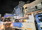 PLN bersama Pemkot Pangkalpinang Respon Cepat Pulihkan Listrik Akibat Pohon Tumbang di Kawasan Masjid Jamik