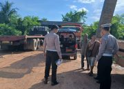 Kecelakaan Tunggal di Semabung: Truk Tabrak Trotoar dan Muatan Batu Bata Ringan Tumpah