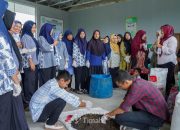 Jaga Lingkungan dan Tingkatkan Ekonomi Warga, PT Timah Latih Ibu-Ibu  Sungailiat Olah Sampah Jadi Kompos Bernilai Ekonomis