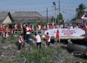 Gotong Royong untuk Merah Putih, Karyawan PT Timah Bersama Masyarakat Opas Bersihkan Jalan hingga Bantaran Sungai Rangkui