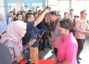 Gubernur Babel Sambut Kapolda Baru Irjen Pol Viktor T. Sihombing di Bandara Depati Amir