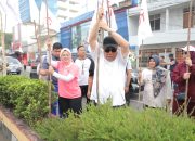 Gubernur dan Wali Kota Pangkalpinang Gotong Royong Pasang 5.000 Bendera Sambut HUT ke-25 Babel