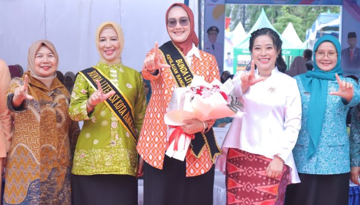 Noni Hidayat Arsani Dikukuhkan sebagai Bunda Literasi Babel 2025–2029, Tekankan Literasi sebagai Gaya Hidup