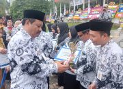Hujan Deras, Upacara Hari Guru Nasional di Pangkalpinang Tetap Berlangsung Khidmat