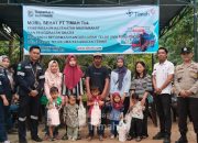 Dukung Penanganan Stunting, PT TIMAH Tbk Serahkan Puluhan Paket Makanan Tambahan untuk Warga Teluk Uma