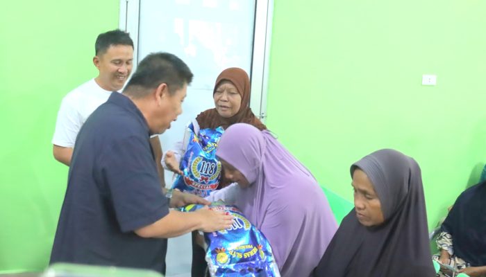 Gubernur Hidayat Arsani Lanjutkan Pembagian Beras Gratis di Bangka untuk Peringatan HUT ke-25 Babel