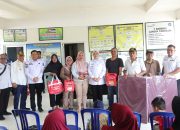 Wawako Pangkalpinang Salurkan Bantuan Kemensos untuk 311 KK Terdampak Banjir Rob di Rejosari