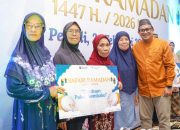 Penuhi Kebutuhan Pangan, PT TIMAH Berbagi Paket Sembako untuk Warga Bangka