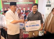 Gubernur Hidayat Arsani Perkuat Silaturahmi Pemprov–Pemkot, Serahkan Santunan Yatim di Pangkalpinang