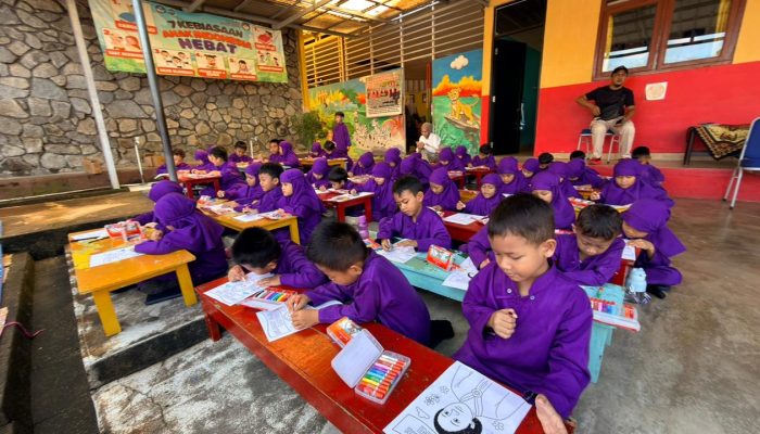 Peringati Hari Kartini TK Pertiwi Gelar Parade Kebaya dan Market Day