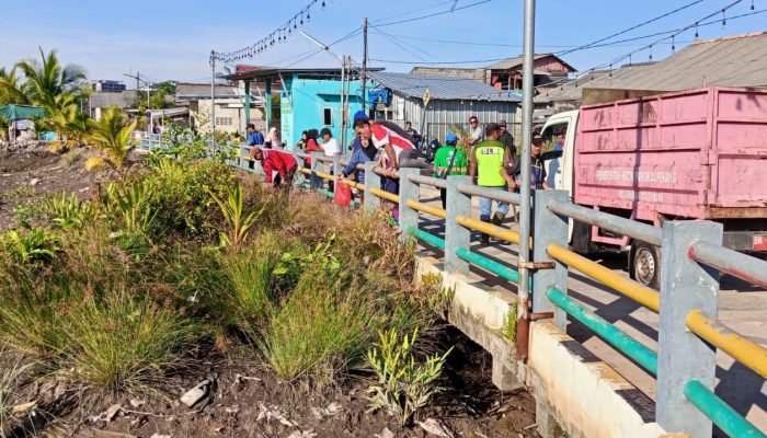 Gotong Royong Rutin, Pemkot Pangkalpinang Fokus Bersihkan Titik Sampah Kronis di Gang Buntu