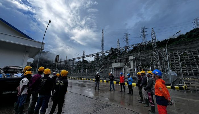 PLN Pulihkan Sistem Kelistrikan Sumatra, Lebih dari 8,3 Juta Pelanggan Kembali Nikmati Listrik