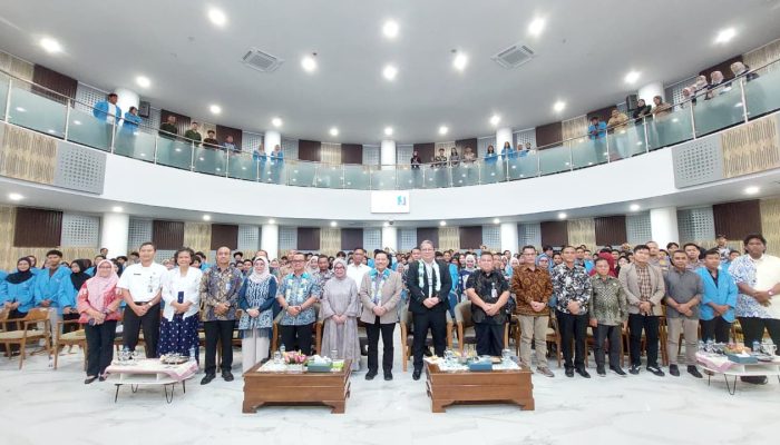 Otto Hasibuan Tekankan Organisasi dan Kesadaran Hukum dalam Seminar Kebangsaan di UBB
