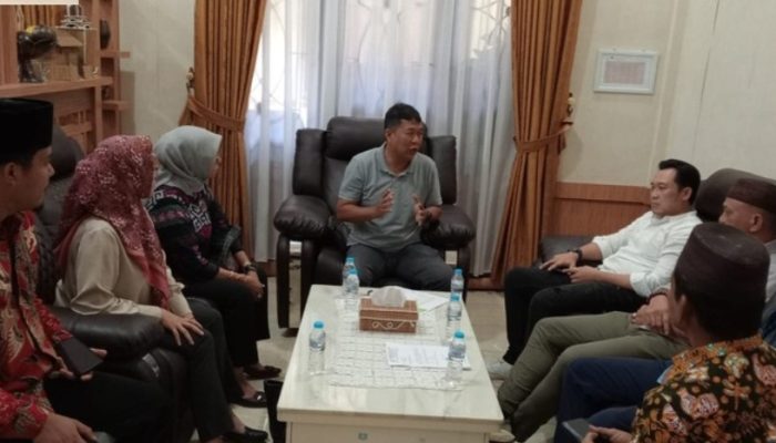 Komisi II DPRD Bangka Tengah Koordinasi dengan Disperindag Babel Bahas Stabilitas Harga Sembako