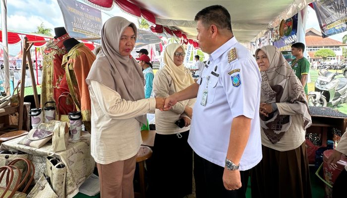 Gubernur Hidayat Arsani Borong Produk Siswa di Stan LKS-FLS3N 2026, Dorong Lahirnya Wirausaha Muda Babel