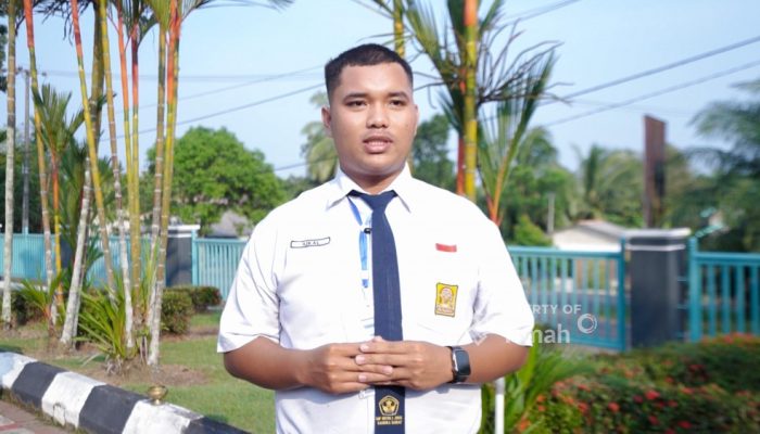 PT Timah Wujudkan Mimpi Aikal, Anak Pedagang Ikan Keliling Menatap Masa Depan Lewat Beasiswa