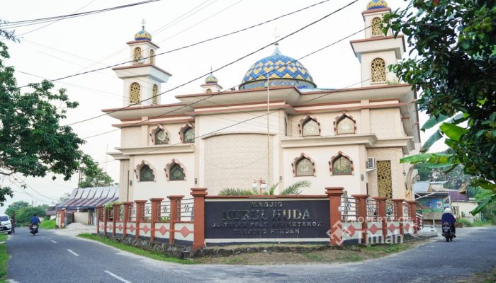 PT Timah Perkuat Fungsi Sosial Rumah Ibadah Lewat Bantuan Sarana dan Prasarana di Babel dan Kepri