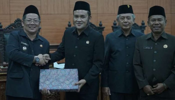 Paripurna DPRD Bangka Tengah Bahas Pertanggungjawaban APBD 2025, Pemkab Kembali Kantongi WTP