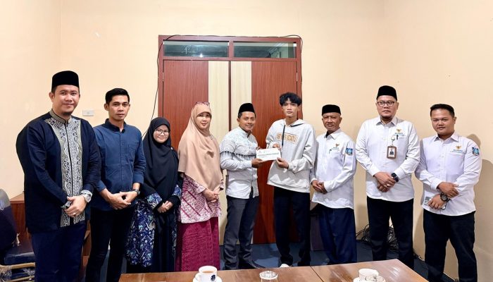 BAZNAS Babel Salurkan Bantuan Pendidikan kepada Tiga Mahasiswa UBB, Perkuat Akses Pendidikan Tinggi
