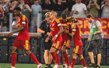 Malen Hattrick, Roma Tampil Gemilang di Laga Pembuka