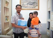 PT TIMAH Ulurkan Bantuan untuk Ringankan Biaya Pengobatan Bayi di Pangkalpinang