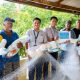 Tingkatkan Hasil Tangkapan Nelayan, PT TIMAH Serahkan Bantuan Jaring Ikan untuk Perkumpulan Nelayan Keluruhan Sawang