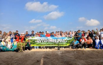 PT TIMAH Gandeng Masyarakat Bangka Barat Hijaukan Eks Lapangan Golf, Pelawan hingga Beringin Mulai Ditanam