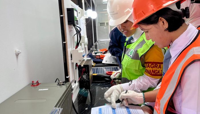 Siapkan SDM Untuk Transisi Energi, PLN dan IT PLN Beri Pelatihan Energi Terbarukan Bagi Siswa SMA