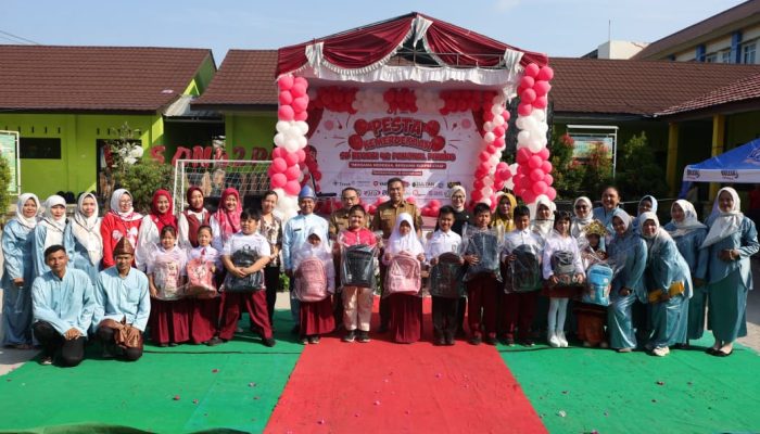 Semarak HUT ke-81 RI di SDN 42 Pangkalpinang, Dessy: Tumbuhkan Generasi Tangguh