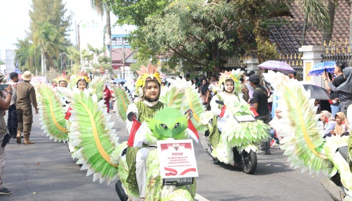Pawai Kendaraan Hias Meriahkan Puncak HUT ke-81 RI di Pangkalpinang