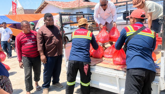 ERG PT TIMAH Salurkan Bantuan Sembako dan Perlengkapan Pengungsian untuk Warga Terdampak Bencana Nagekeo