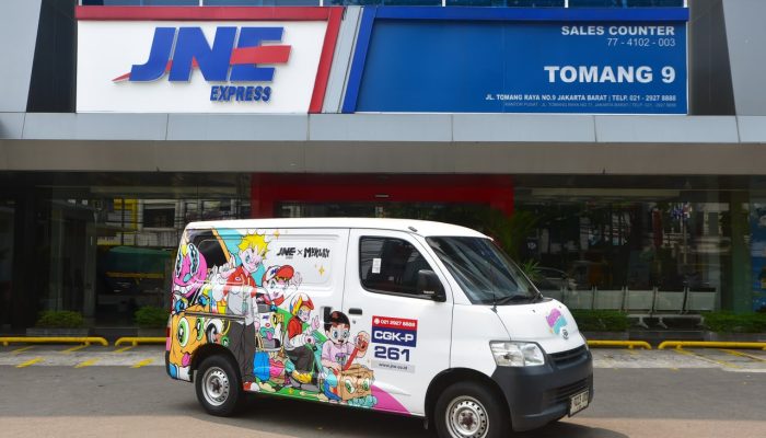 JNE Gandeng Muklay Sulap Armada Pengiriman Jadi Galeri Seni Berjalan Sambut HUT ke-36
