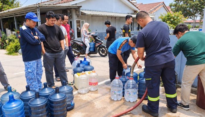 Musim Kemarau Tiba, PT TIMAH Gerak Cepat Salurkan Air Bersih untuk Warga Pangkalpinang