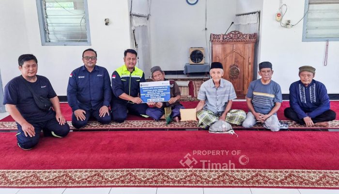 Puluhan Tahun Belum Direnovasi, Masjid Al Fatah di Belitung Timur Terima Bantuan PT TIMAH