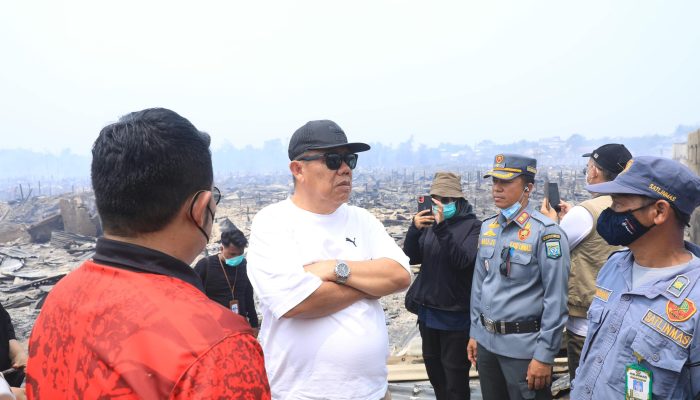 Gubernur Hidayat Arsani Tinjau Langsung Lokasi Kebakaran di Simpang Rimba