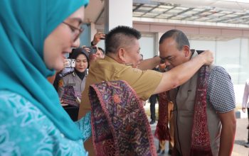 Gubernur Hidayat Arsani Sambut Kapolda Babel Agus Wijayanto dengan Adat Cual