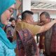 Gubernur Hidayat Arsani Sambut Kapolda Babel Agus Wijayanto dengan Adat Cual
